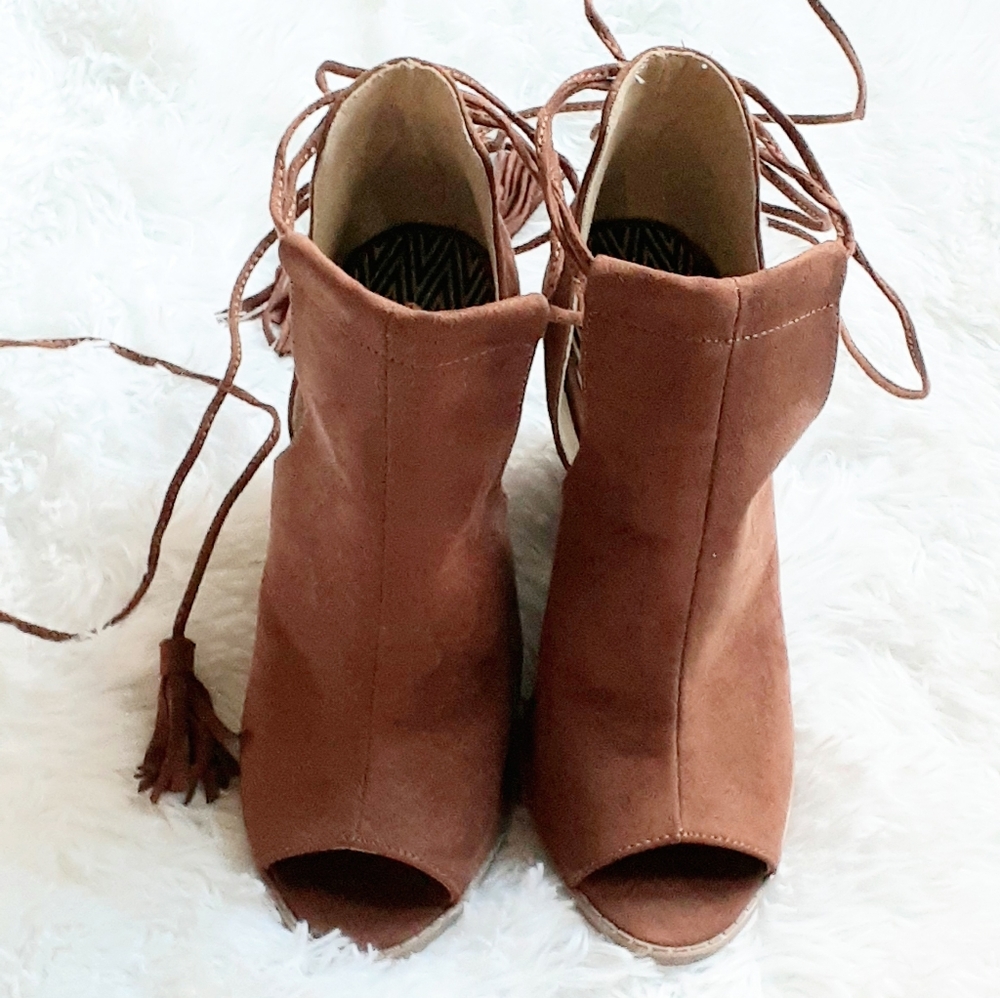 (NWOT) Qupid brown open toe boho wrap booties - Picture 4 of 11
